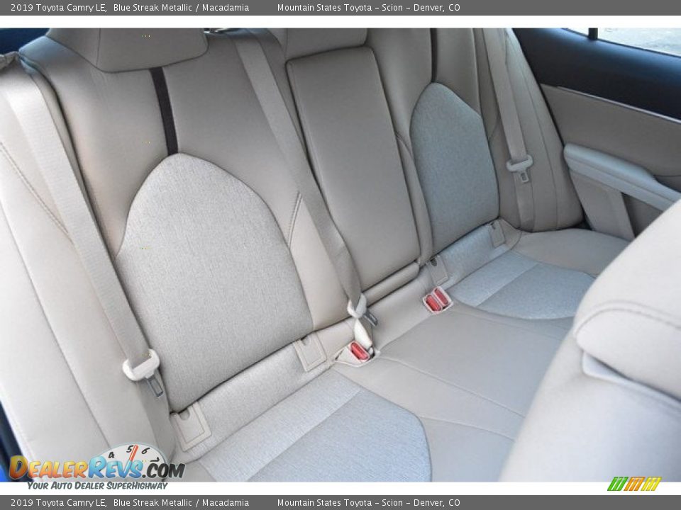 2019 Toyota Camry LE Blue Streak Metallic / Macadamia Photo #19