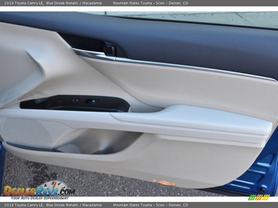 2019 Toyota Camry LE Blue Streak Metallic / Macadamia Photo #22