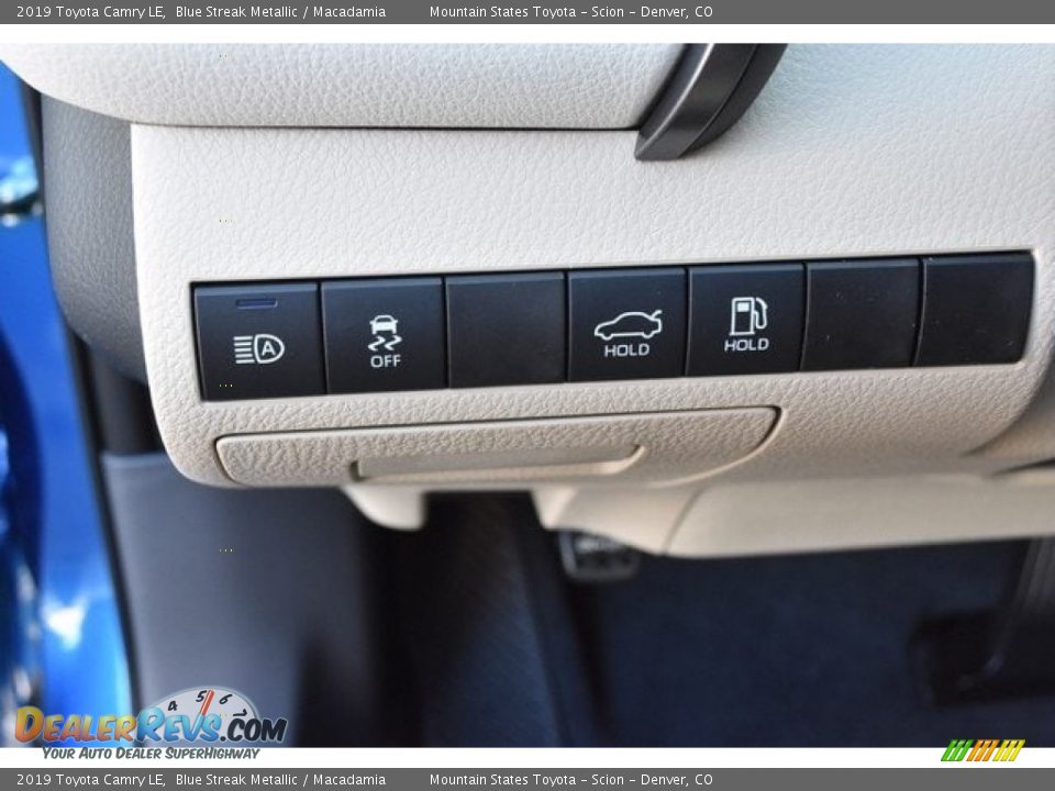 2019 Toyota Camry LE Blue Streak Metallic / Macadamia Photo #25
