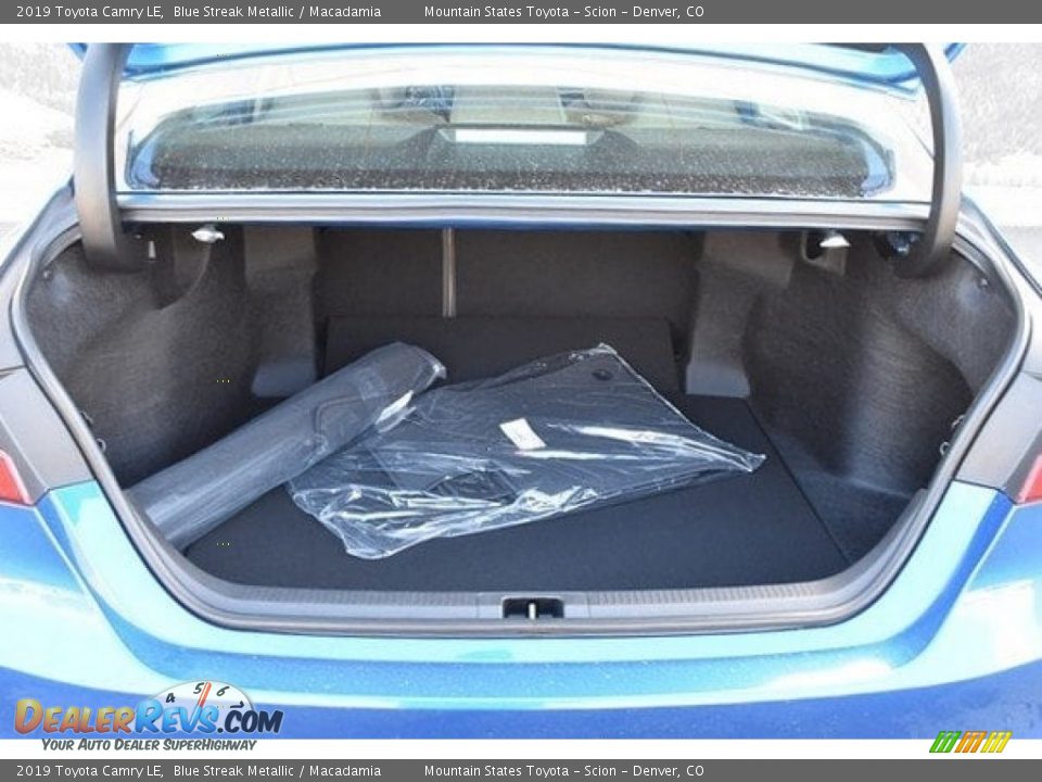 2019 Toyota Camry LE Blue Streak Metallic / Macadamia Photo #30