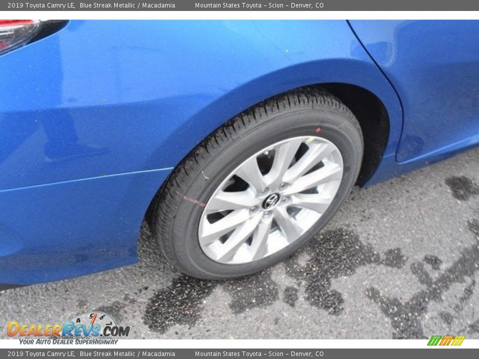 2019 Toyota Camry LE Blue Streak Metallic / Macadamia Photo #34