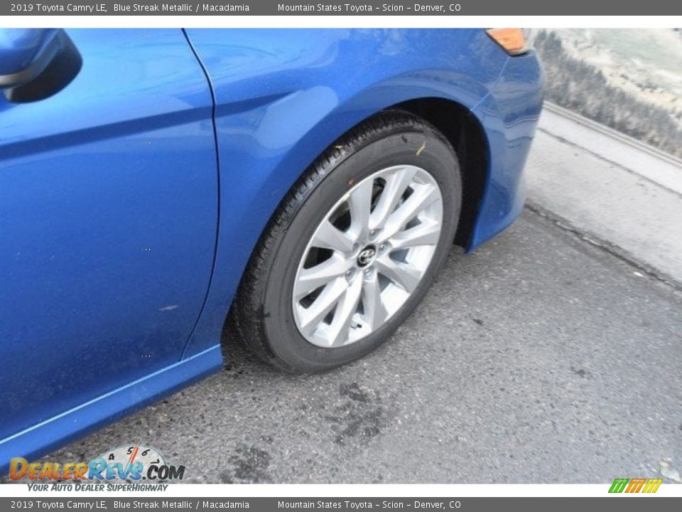 2019 Toyota Camry LE Blue Streak Metallic / Macadamia Photo #35