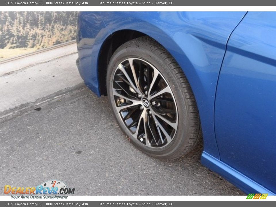 2019 Toyota Camry SE Blue Streak Metallic / Ash Photo #32