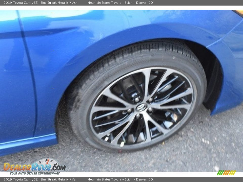 2019 Toyota Camry SE Blue Streak Metallic / Ash Photo #35
