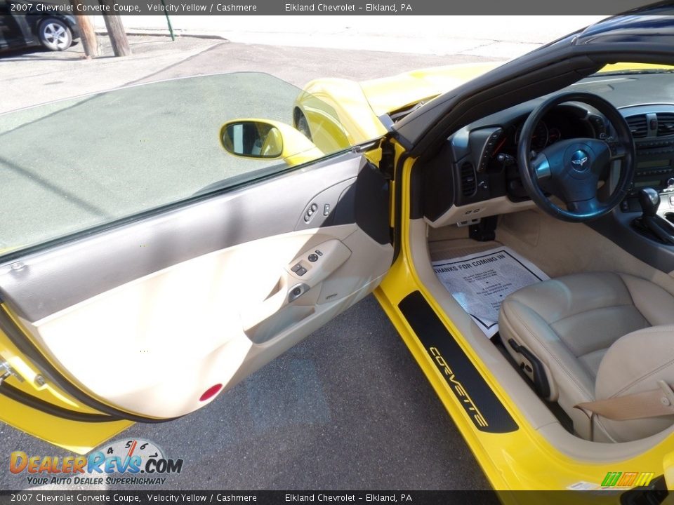 2007 Chevrolet Corvette Coupe Velocity Yellow / Cashmere Photo #22