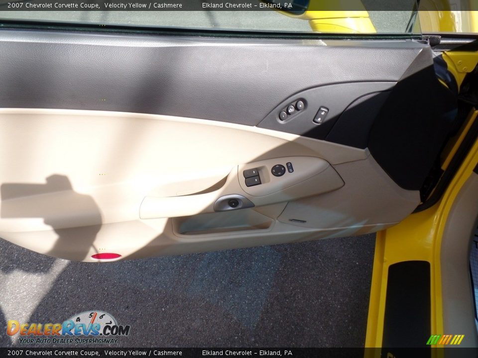 2007 Chevrolet Corvette Coupe Velocity Yellow / Cashmere Photo #23