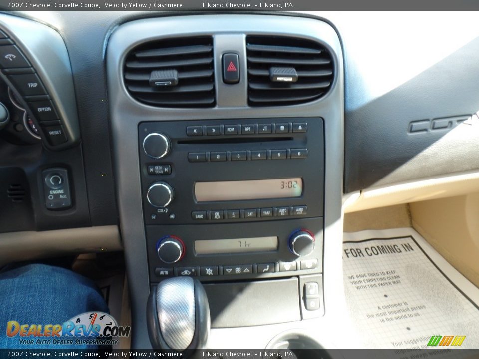 2007 Chevrolet Corvette Coupe Velocity Yellow / Cashmere Photo #33