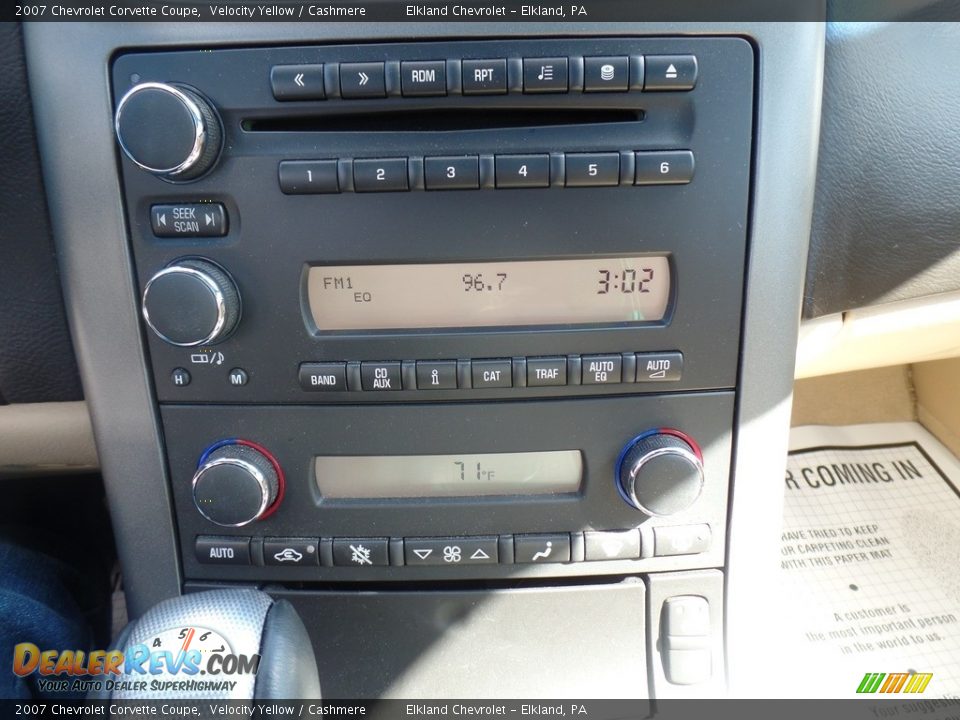 2007 Chevrolet Corvette Coupe Velocity Yellow / Cashmere Photo #34