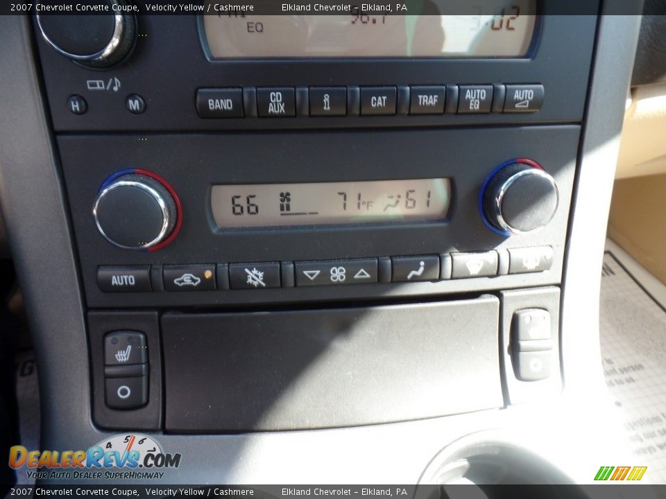2007 Chevrolet Corvette Coupe Velocity Yellow / Cashmere Photo #35