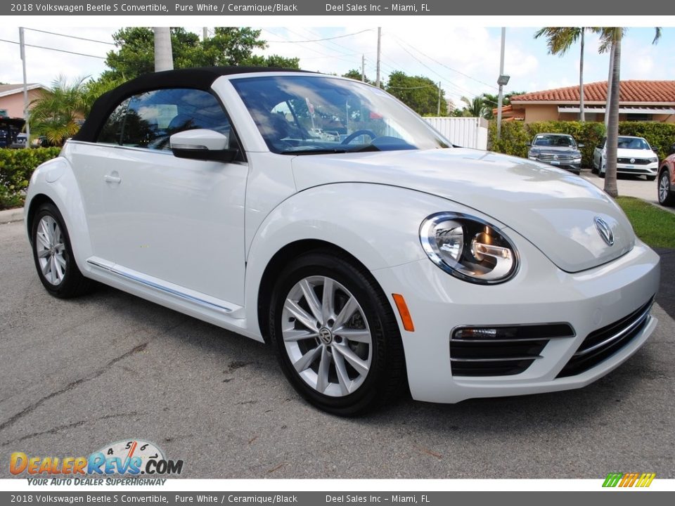 Front 3/4 View of 2018 Volkswagen Beetle S Convertible Photo #2