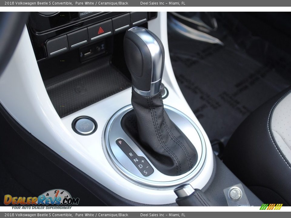 2018 Volkswagen Beetle S Convertible Shifter Photo #17