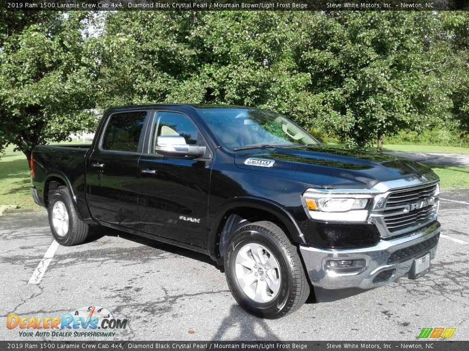 2019 Ram 1500 Laramie Crew Cab 4x4 Diamond Black Crystal Pearl / Mountain Brown/Light Frost Beige Photo #4