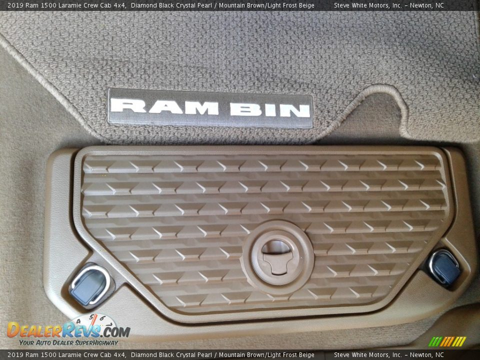 2019 Ram 1500 Laramie Crew Cab 4x4 Diamond Black Crystal Pearl / Mountain Brown/Light Frost Beige Photo #14