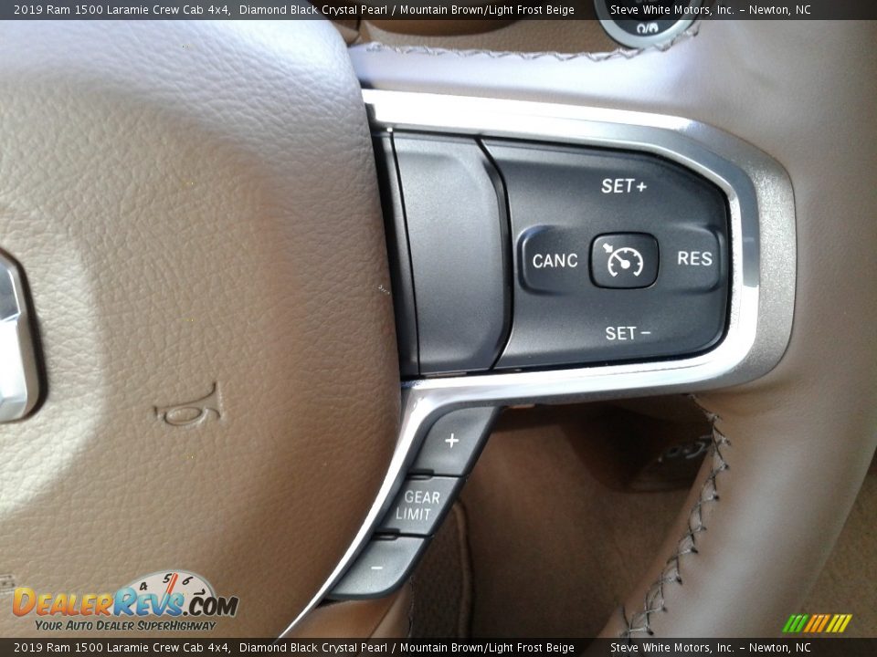 2019 Ram 1500 Laramie Crew Cab 4x4 Diamond Black Crystal Pearl / Mountain Brown/Light Frost Beige Photo #21