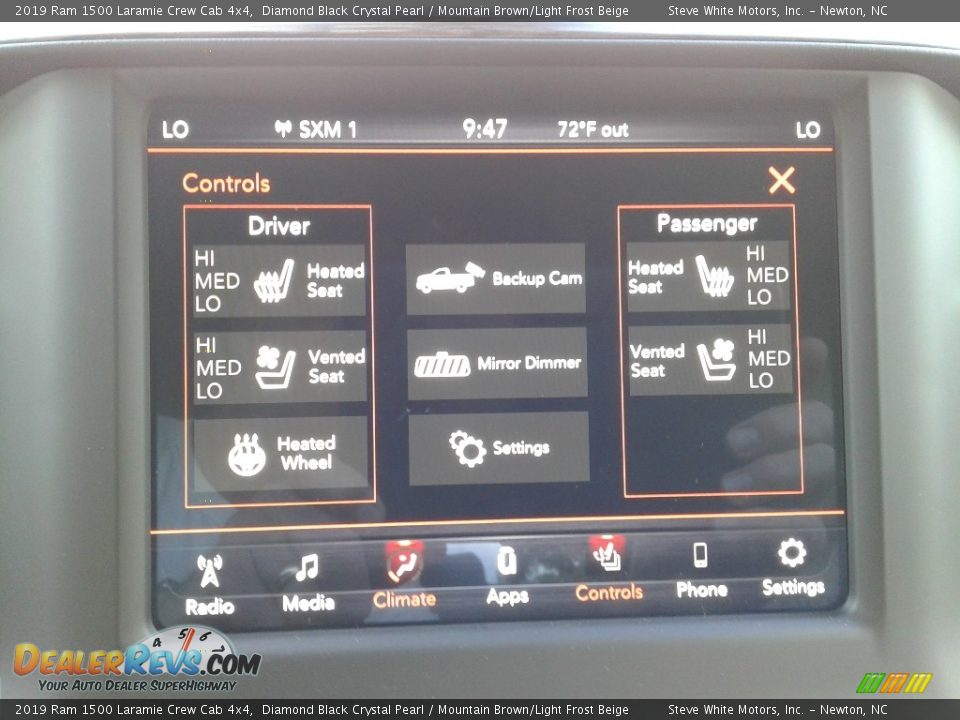 2019 Ram 1500 Laramie Crew Cab 4x4 Diamond Black Crystal Pearl / Mountain Brown/Light Frost Beige Photo #28