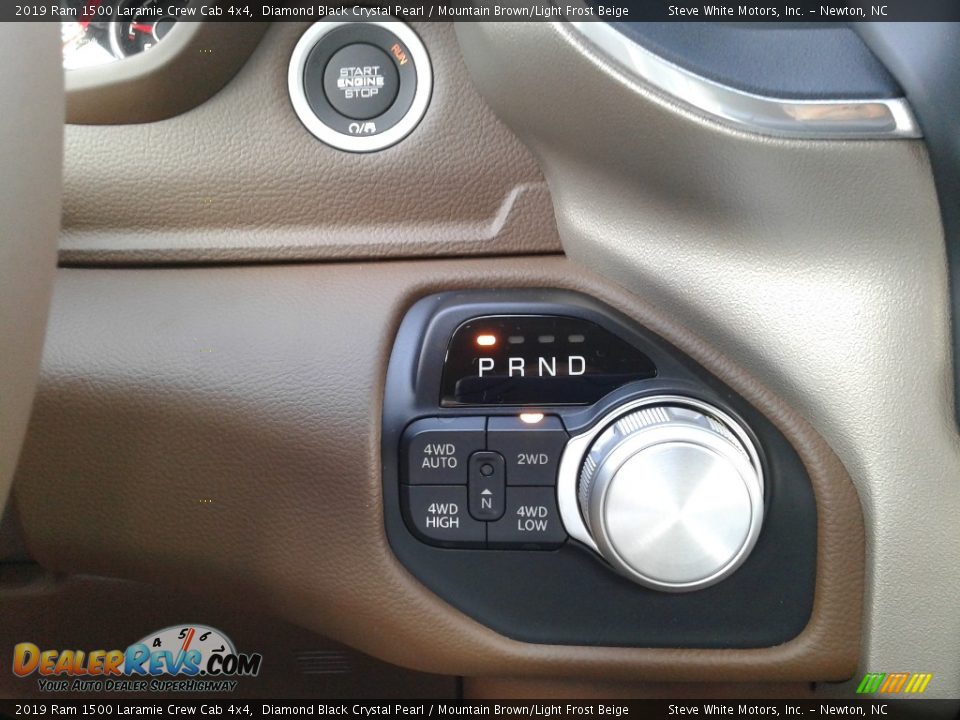 2019 Ram 1500 Laramie Crew Cab 4x4 Diamond Black Crystal Pearl / Mountain Brown/Light Frost Beige Photo #30