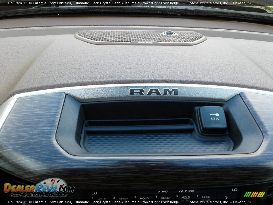 2019 Ram 1500 Laramie Crew Cab 4x4 Diamond Black Crystal Pearl / Mountain Brown/Light Frost Beige Photo #34