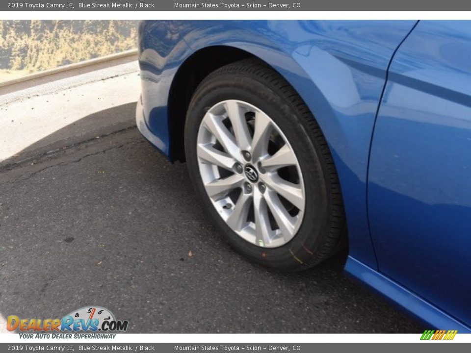 2019 Toyota Camry LE Blue Streak Metallic / Black Photo #32