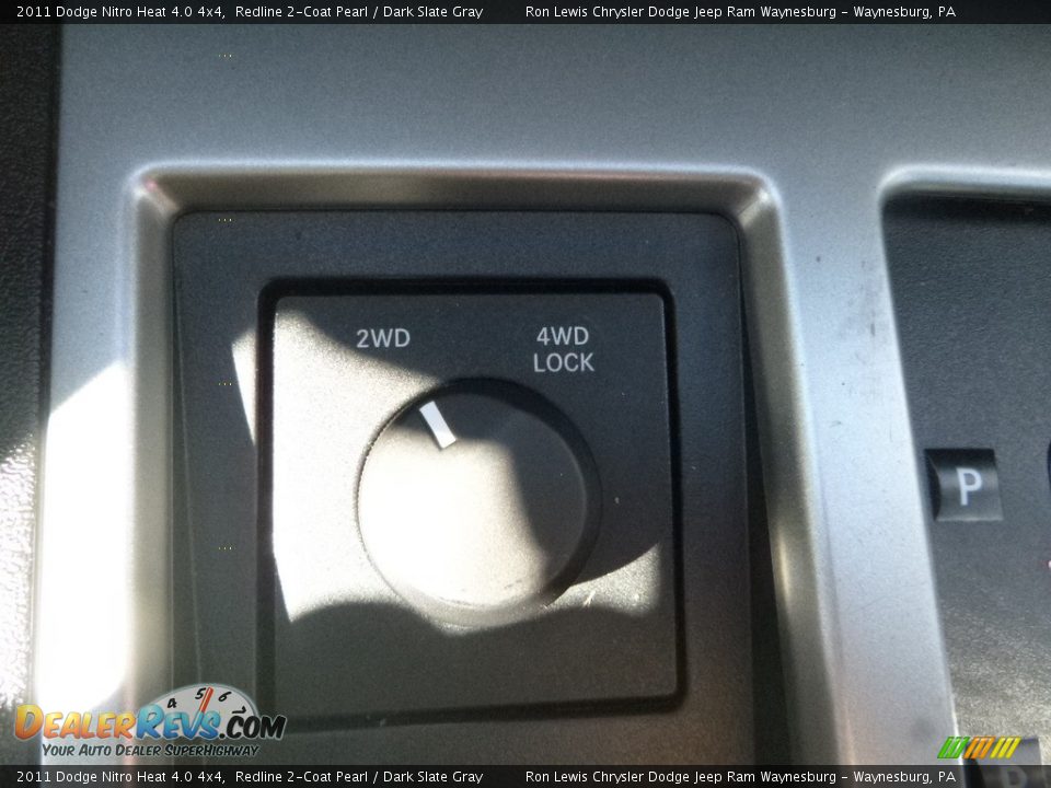 2011 Dodge Nitro Heat 4.0 4x4 Redline 2-Coat Pearl / Dark Slate Gray Photo #19
