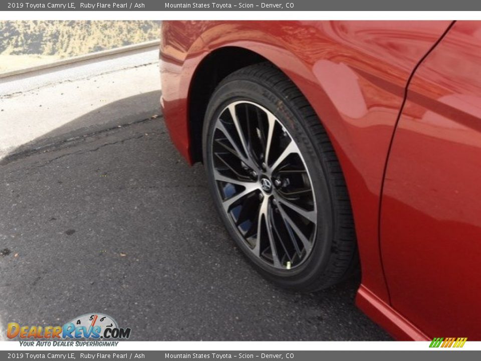 2019 Toyota Camry LE Ruby Flare Pearl / Ash Photo #32