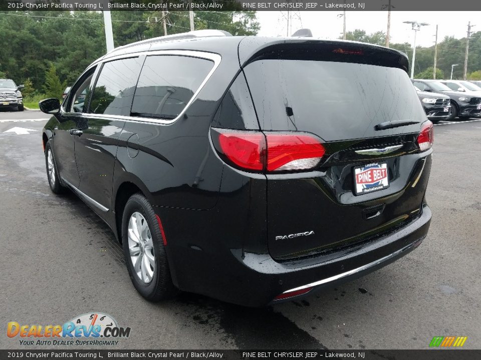 2019 Chrysler Pacifica Touring L Brilliant Black Crystal Pearl / Black/Alloy Photo #4