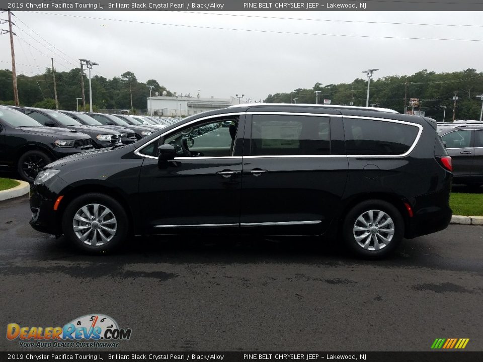 2019 Chrysler Pacifica Touring L Brilliant Black Crystal Pearl / Black/Alloy Photo #3