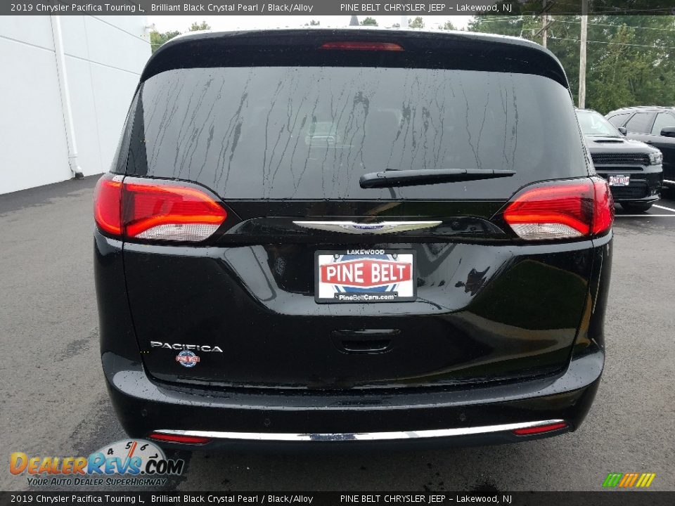 2019 Chrysler Pacifica Touring L Brilliant Black Crystal Pearl / Black/Alloy Photo #5