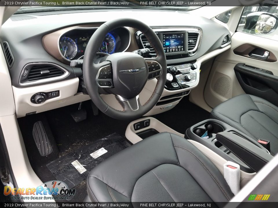 2019 Chrysler Pacifica Touring L Brilliant Black Crystal Pearl / Black/Alloy Photo #7