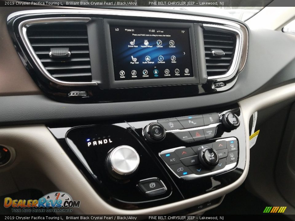 2019 Chrysler Pacifica Touring L Brilliant Black Crystal Pearl / Black/Alloy Photo #10