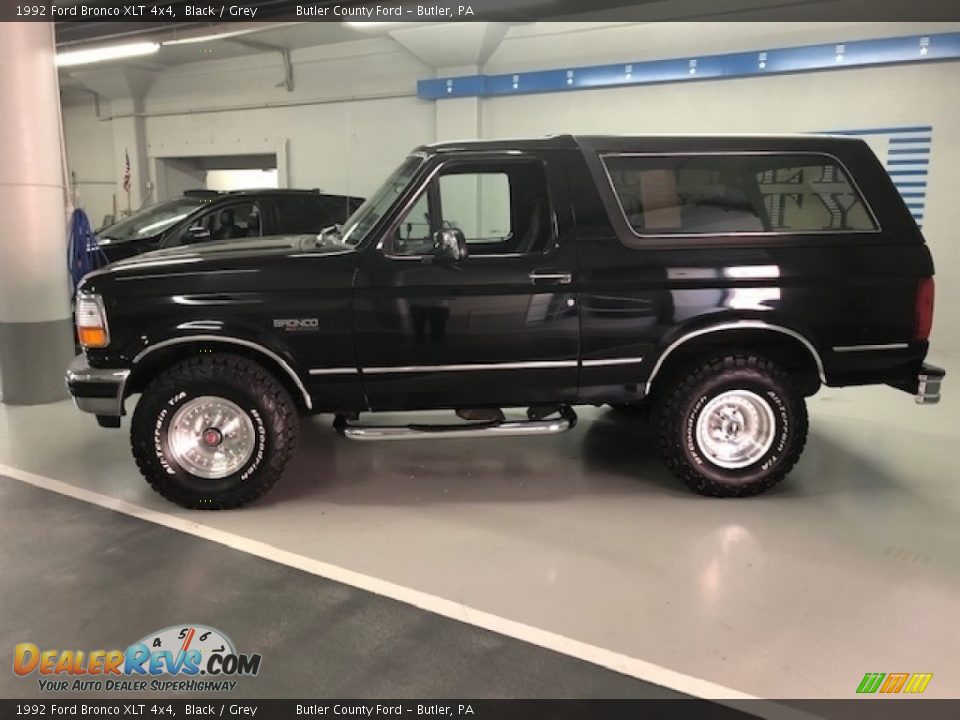 Black 1992 Ford Bronco XLT 4x4 Photo #2