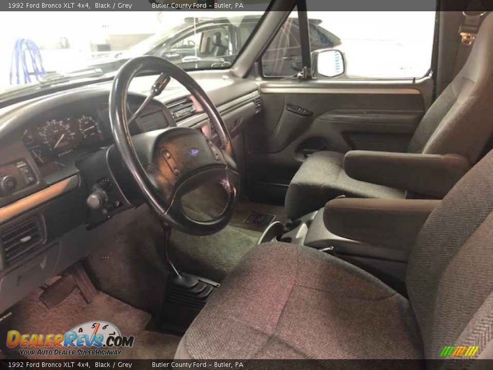 Grey Interior - 1992 Ford Bronco XLT 4x4 Photo #12