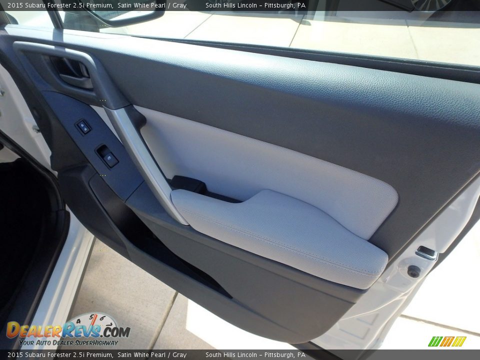 2015 Subaru Forester 2.5i Premium Satin White Pearl / Gray Photo #13