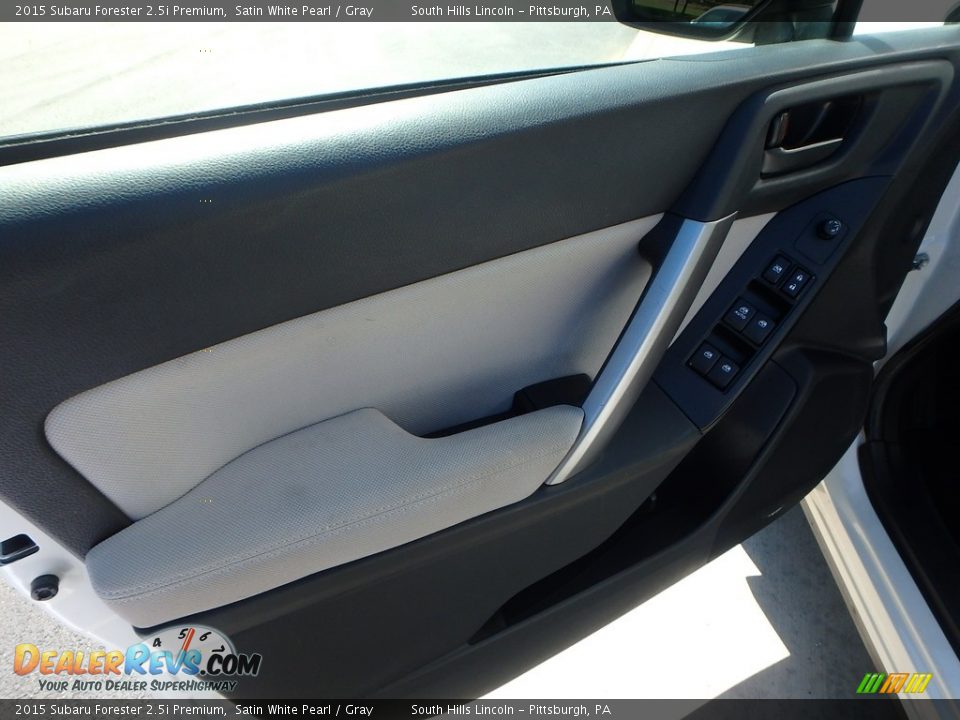 2015 Subaru Forester 2.5i Premium Satin White Pearl / Gray Photo #19