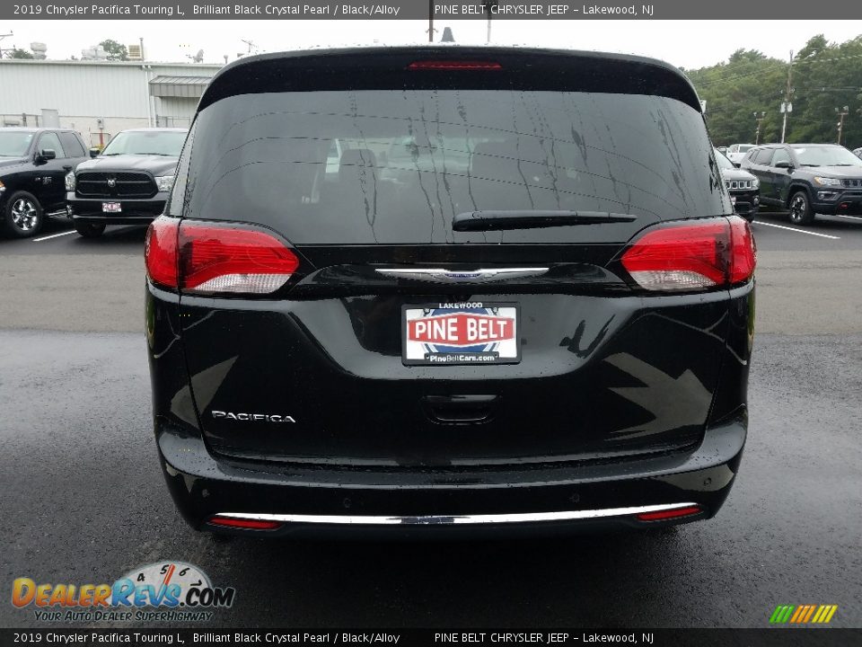 2019 Chrysler Pacifica Touring L Brilliant Black Crystal Pearl / Black/Alloy Photo #5