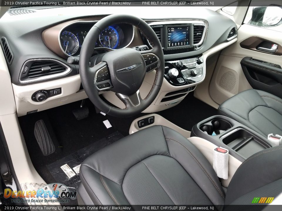 2019 Chrysler Pacifica Touring L Brilliant Black Crystal Pearl / Black/Alloy Photo #7