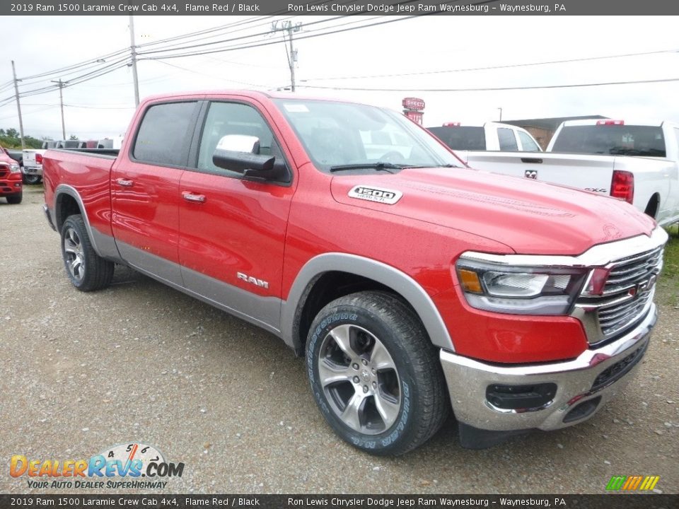 Front 3/4 View of 2019 Ram 1500 Laramie Crew Cab 4x4 Photo #6