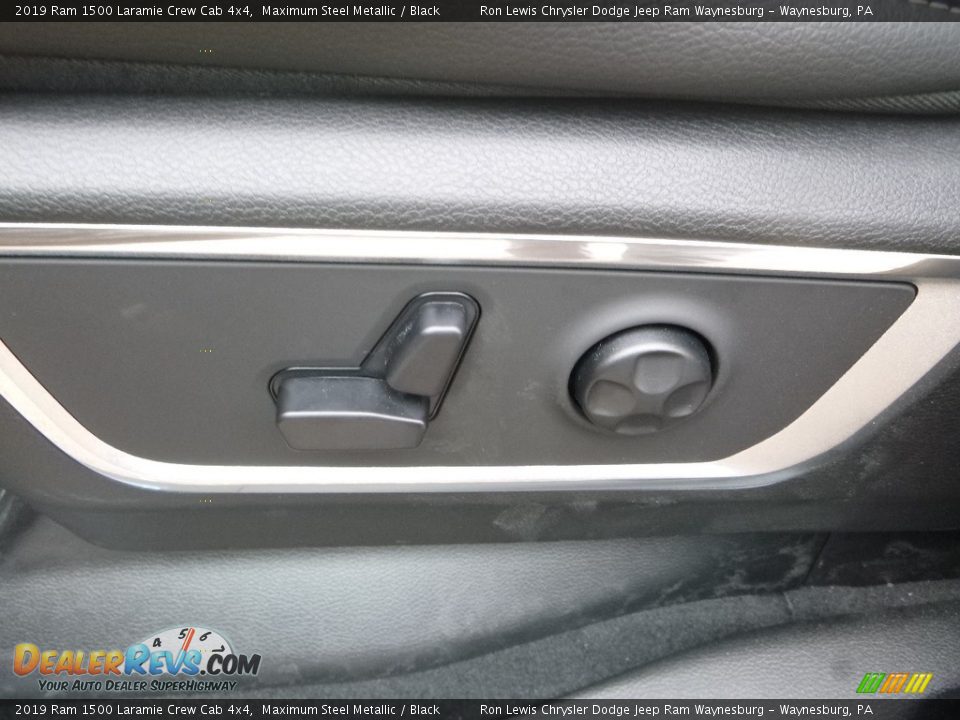 2019 Ram 1500 Laramie Crew Cab 4x4 Maximum Steel Metallic / Black Photo #15