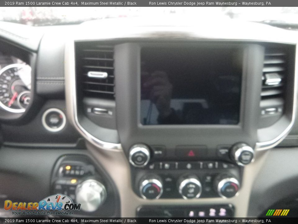 2019 Ram 1500 Laramie Crew Cab 4x4 Maximum Steel Metallic / Black Photo #17