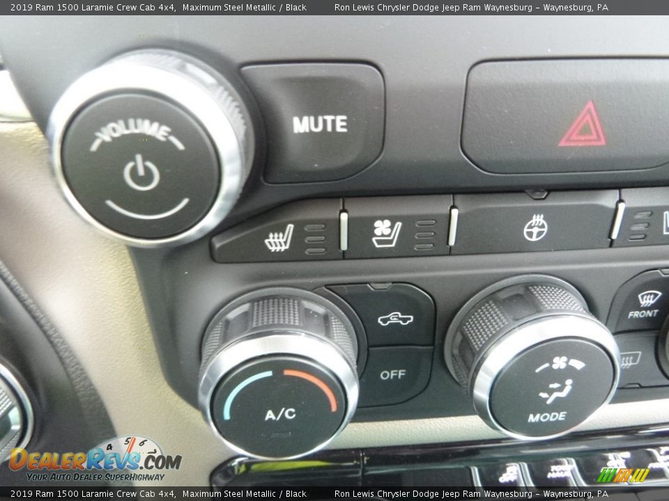 2019 Ram 1500 Laramie Crew Cab 4x4 Maximum Steel Metallic / Black Photo #20