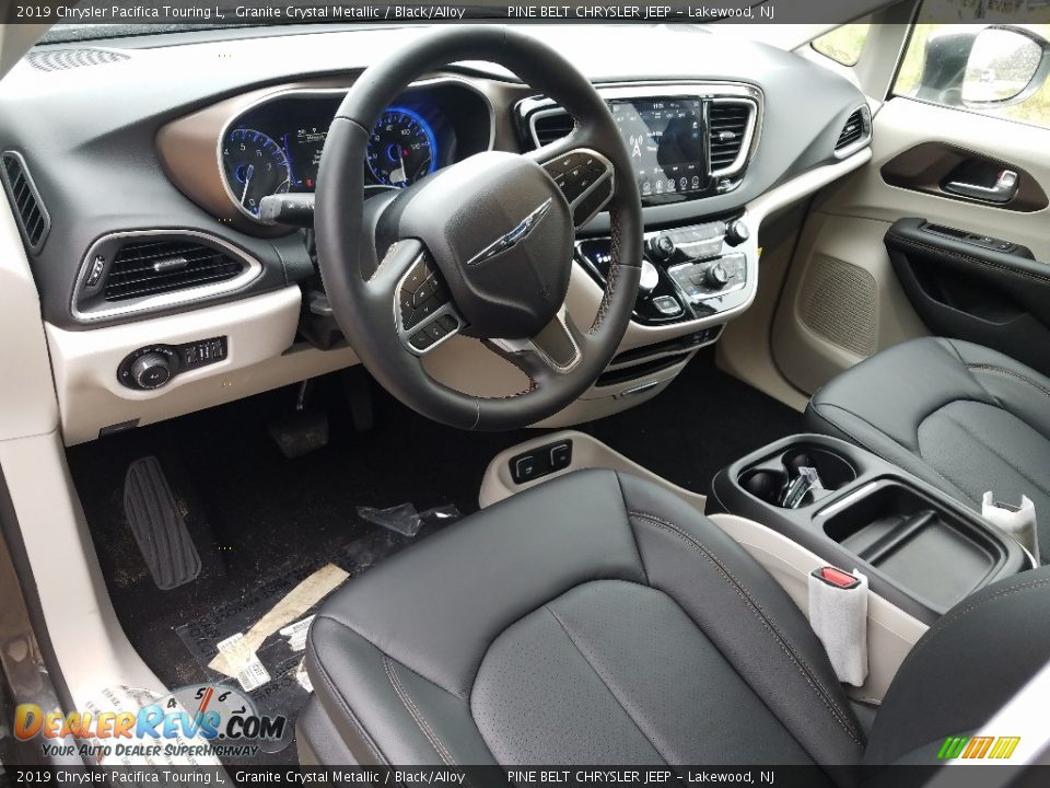 Black/Alloy Interior - 2019 Chrysler Pacifica Touring L Photo #7