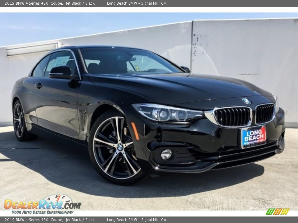 Front 3/4 View of 2019 BMW 4 Series 430i Coupe Photo #12