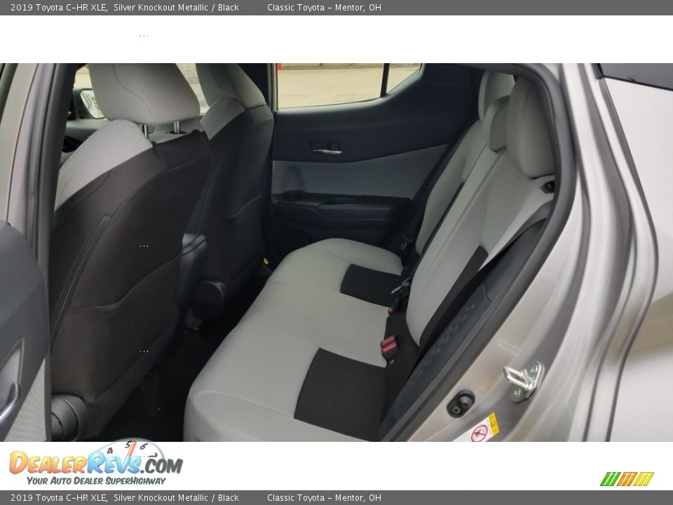 2019 Toyota C-HR XLE Silver Knockout Metallic / Black Photo #4