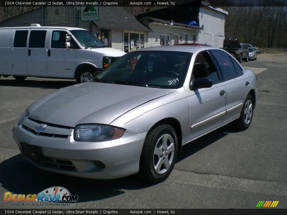 2004 Chevrolet Cavalier LS Sedan Ultra Silver Metallic / Graphite Photo #3
