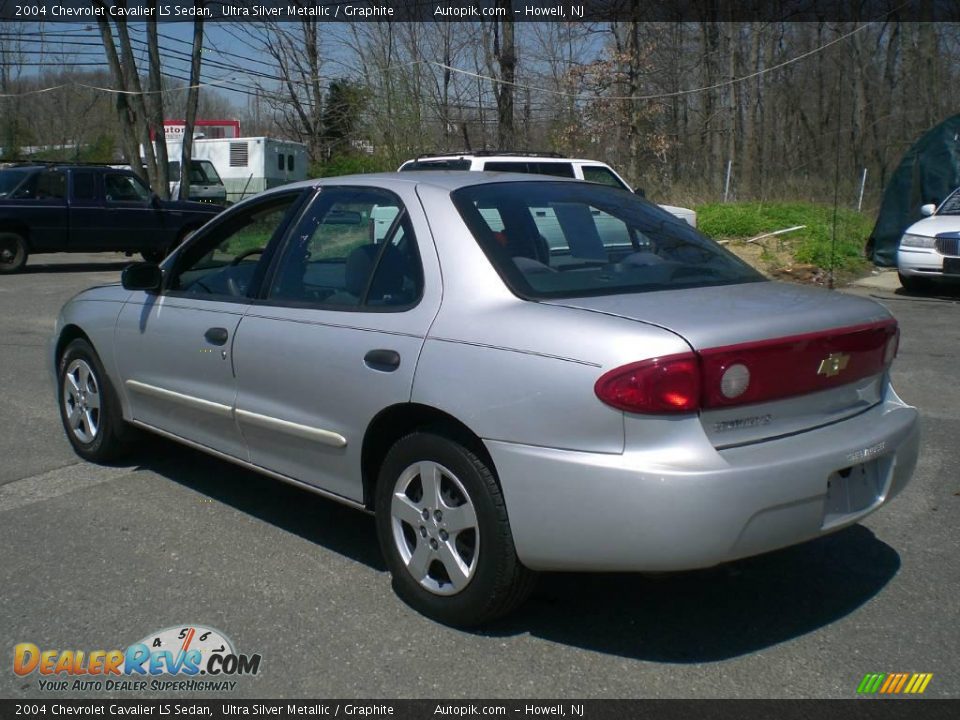2004 Chevrolet Cavalier LS Sedan Ultra Silver Metallic / Graphite Photo #5