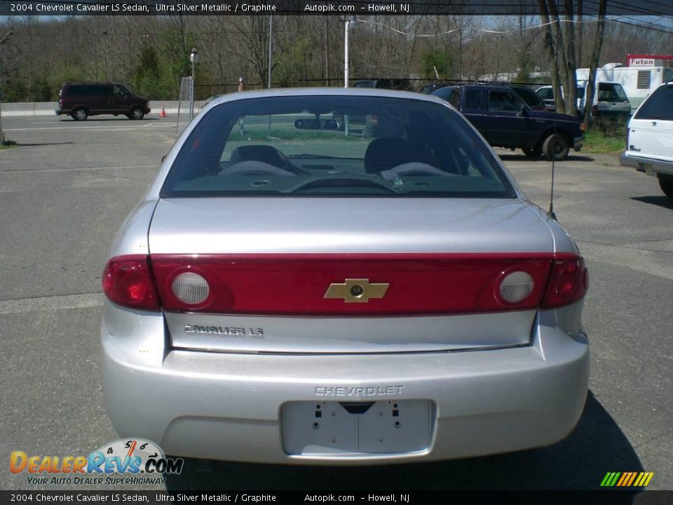 2004 Chevrolet Cavalier LS Sedan Ultra Silver Metallic / Graphite Photo #6