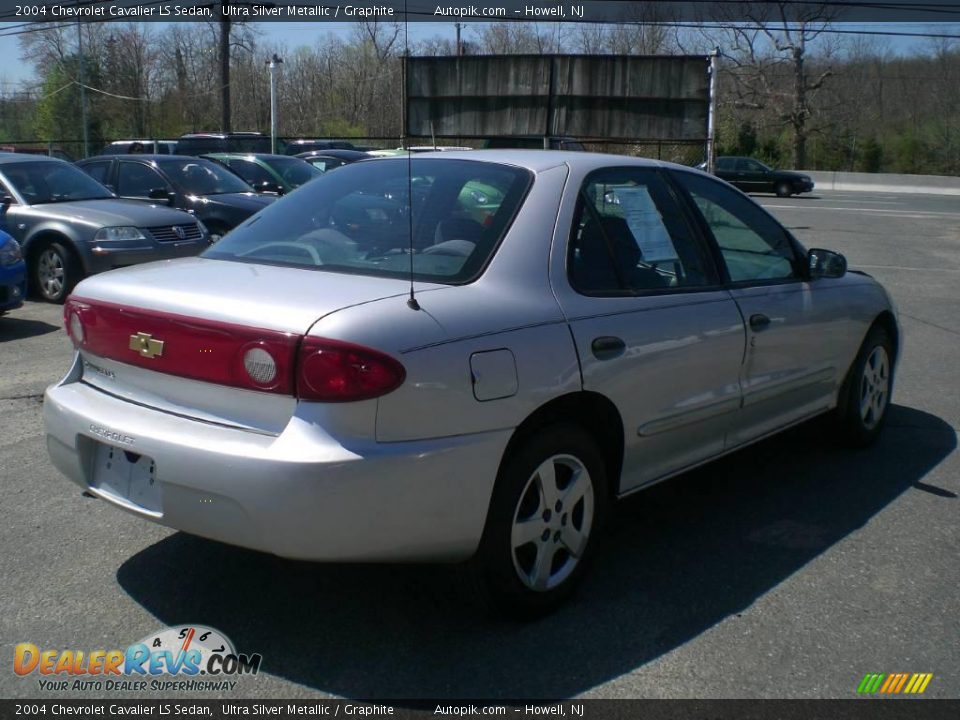 2004 Chevrolet Cavalier LS Sedan Ultra Silver Metallic / Graphite Photo #7