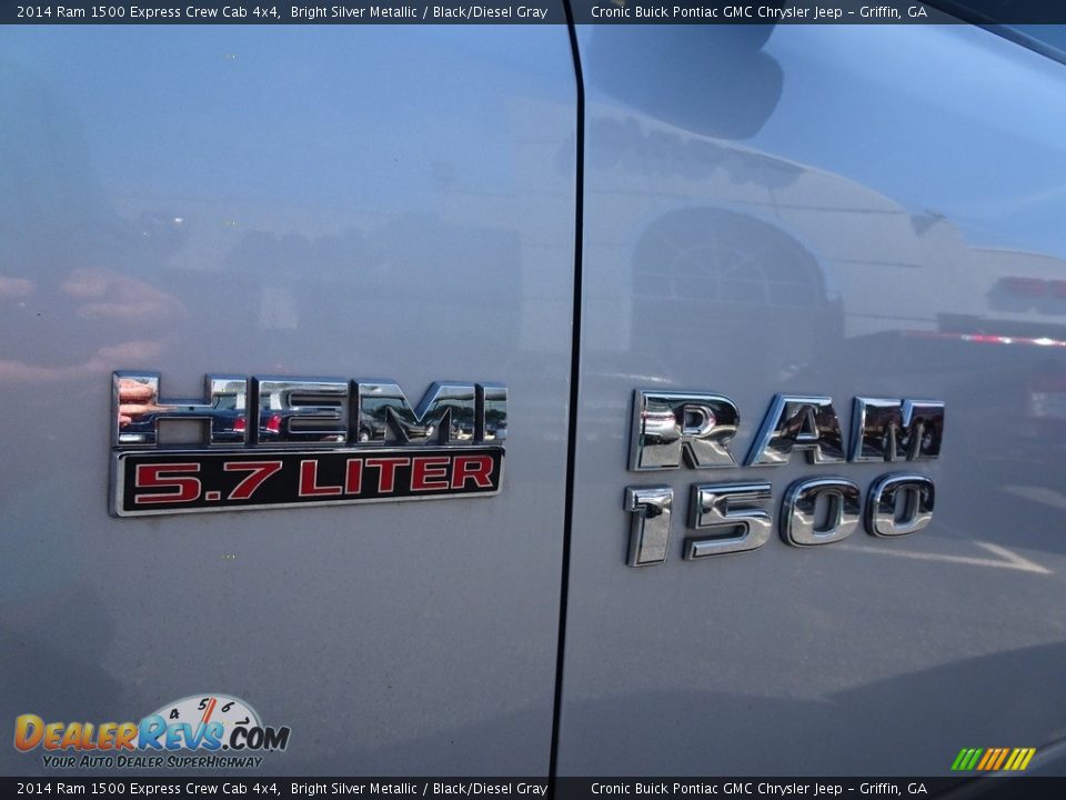 2014 Ram 1500 Express Crew Cab 4x4 Bright Silver Metallic / Black/Diesel Gray Photo #18