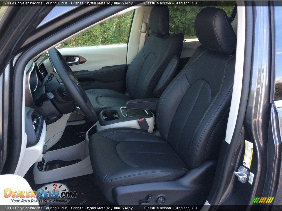 Front Seat of 2019 Chrysler Pacifica Touring L Plus Photo #10