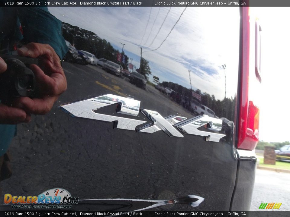2019 Ram 1500 Big Horn Crew Cab 4x4 Diamond Black Crystal Pearl / Black Photo #13