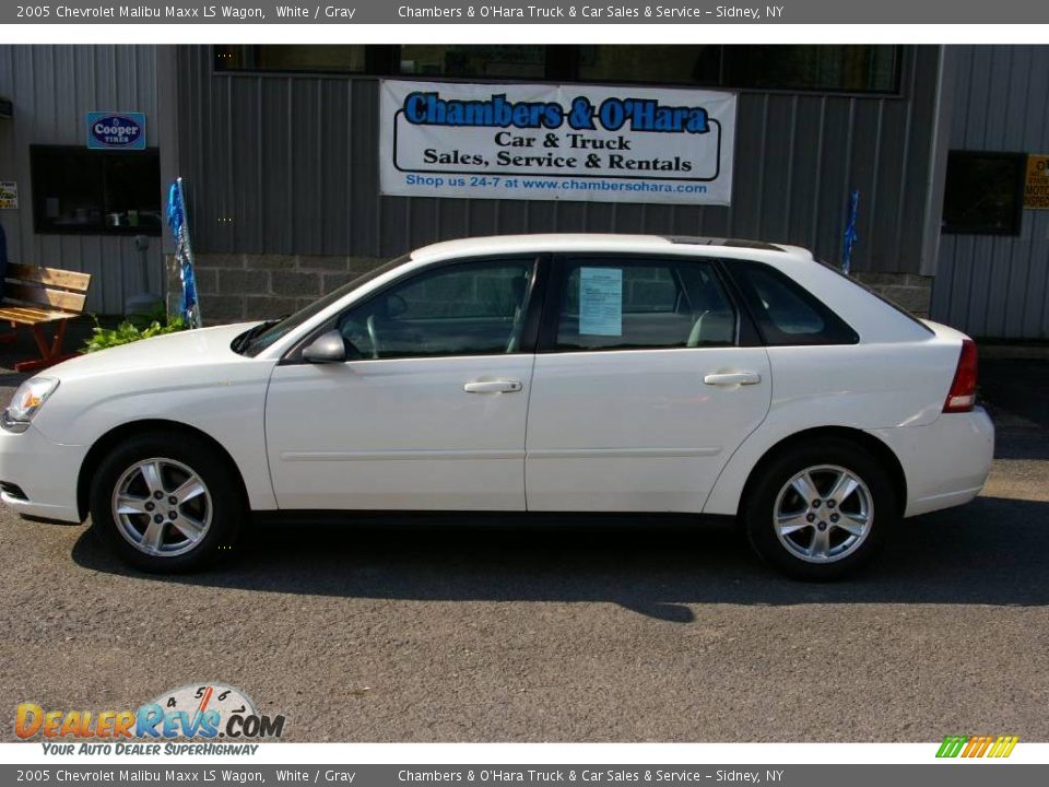 2005 Chevrolet Malibu Maxx LS Wagon White / Gray Photo #2